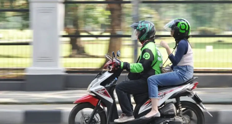 ojol transportasi umum